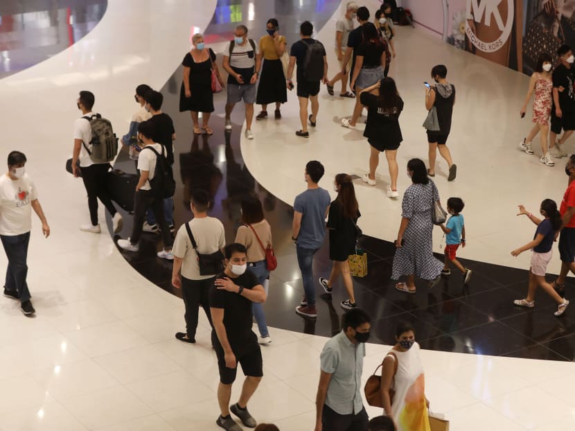 Singapore reports 10,686 new Covid-19 cases, 1 death