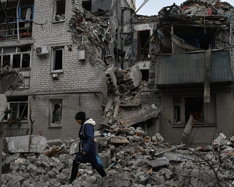 Ukraine could push Russia back to pre-war lines soon - but only with Western aid, say analysts