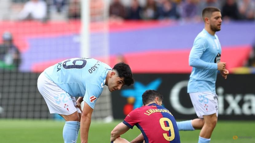 Barcelona's Lewandowski suffers hamstring injury