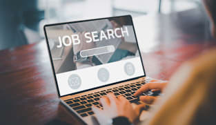 Waspada jebakan ghost job, lowongan kerja palsu yang kian marak di era digital