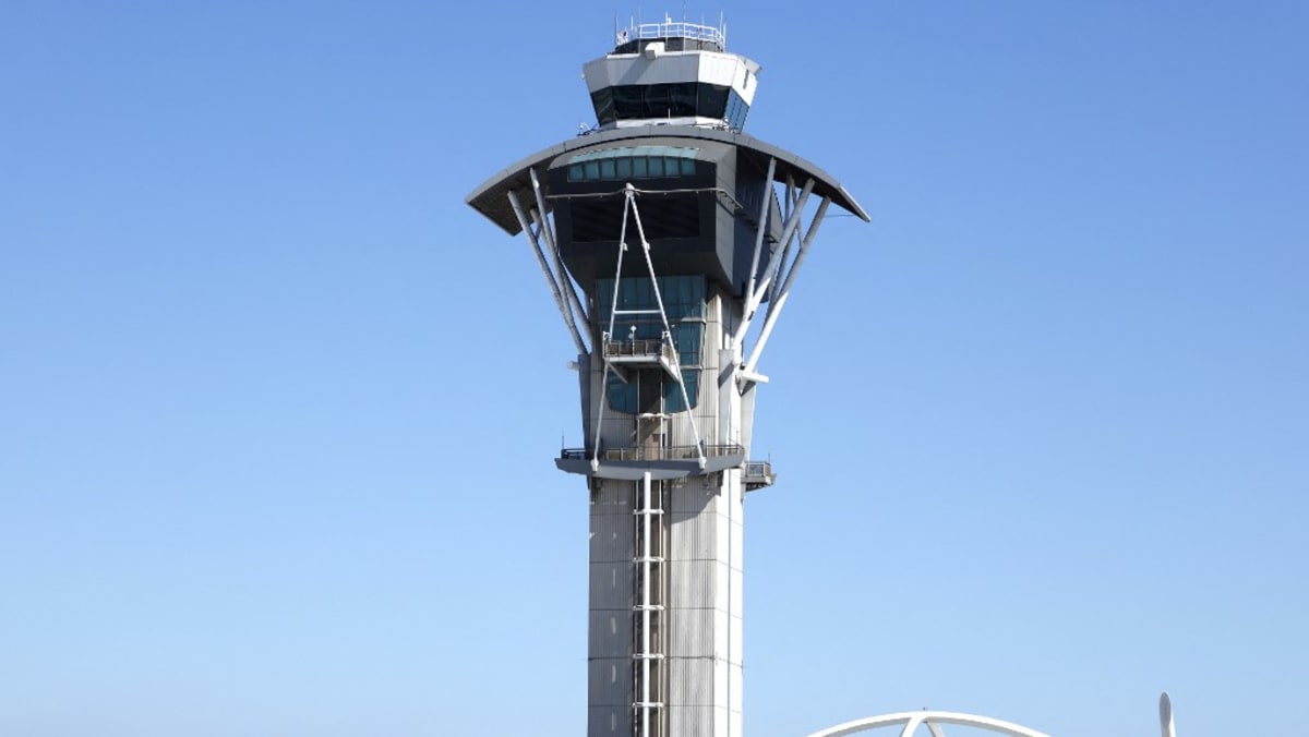 More than 8,000 US flights delayed as air traffic control absences persist