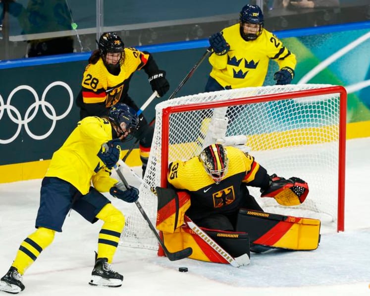 Ice hockey-US overpower Czechs, Italy thrill home crowd, Sweden beat Germany as women's tournament begins