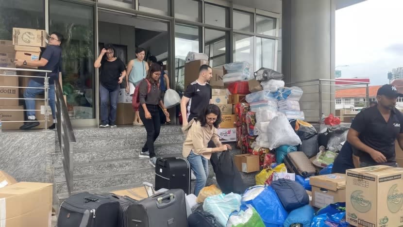 Warga SG banjiri pusat derma dengan bantuan untuk mangsa gempa Turki, Syria Warga SG banjiri pusat derma dengan bantuan untuk mangsa gempa Turki, Syria
