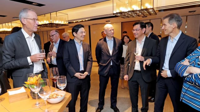 黄总理参加金管局国际咨询团会议