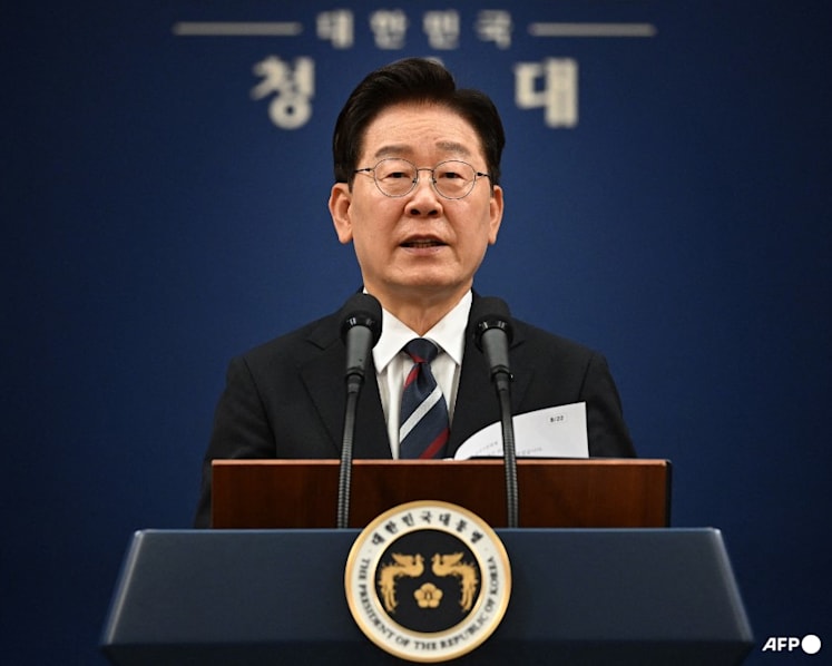 South Korean leader says he told Trump sanctions on North are 'ineffective'