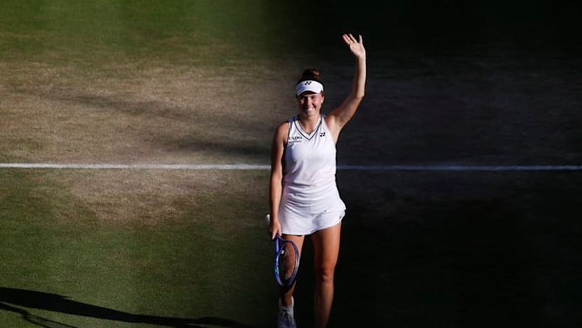 Noskova beats Muchova to win Wimbledon women's singles title