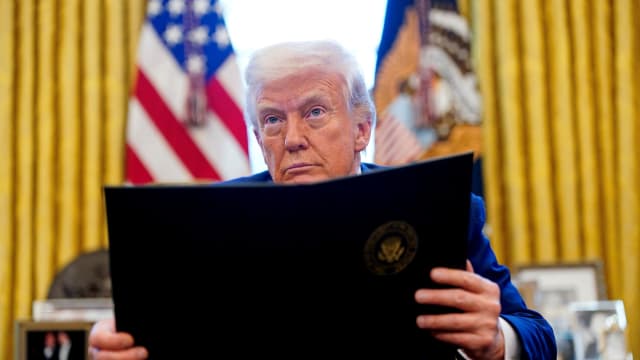 美国宣布暂停对等关税90天 对中国关税上调至125%