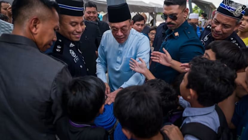 Malaysia saran larang pelajar bawah 16 tahun guna telefon bijak