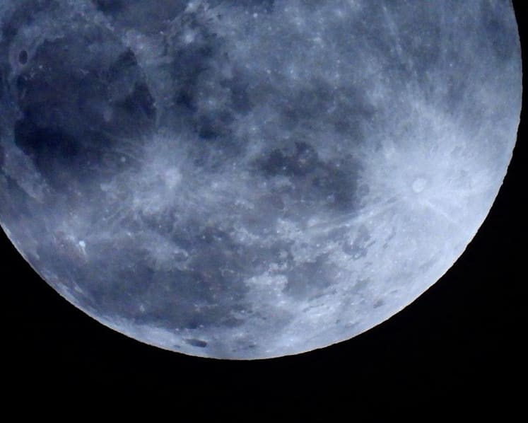 Final supermoon of 2023 illuminates Singapore sky on Mid-Autumn Festival