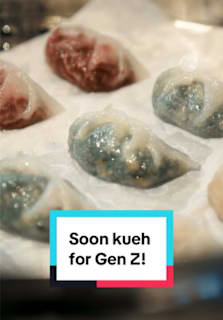 Soon kueh is not just ‘old people’ food! This soon kueh maker is introducing new flavours like beetroot and bak kwa that appeal to the younger generations 🫶 #8dayseatcafe #soonkueh #sgtiktok #sgfyp
