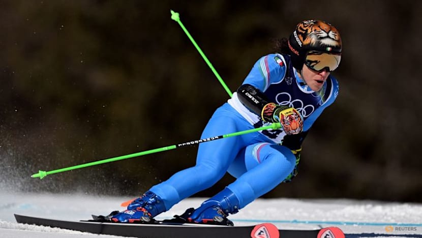 Alpine skiing-Brignone blows away rivals in giant slalom first leg