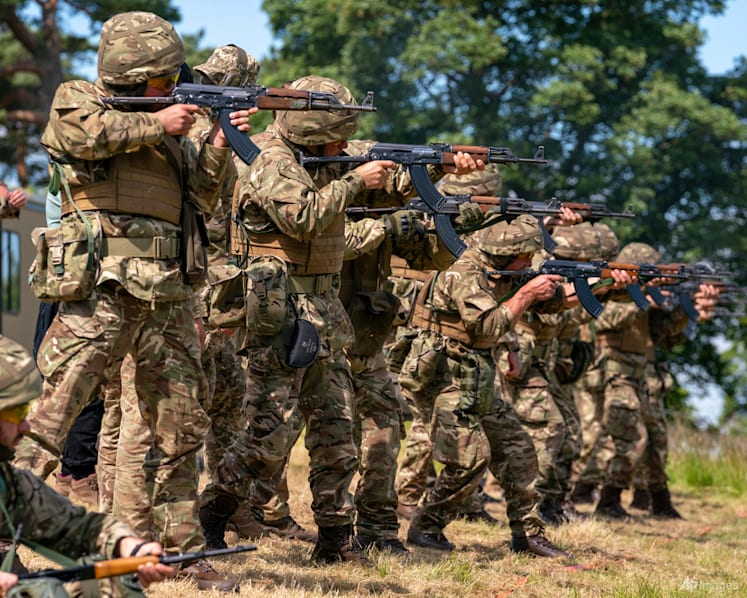 Ukrainian soldiers train in UK as war with Russia rages on