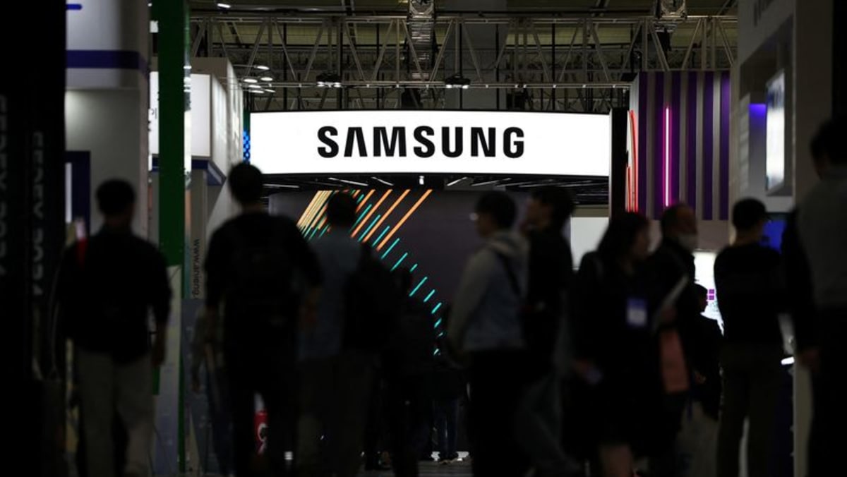 Samsung Electronics operating profit rises slightly in Q1 - Channel News Asia (Picture 1)