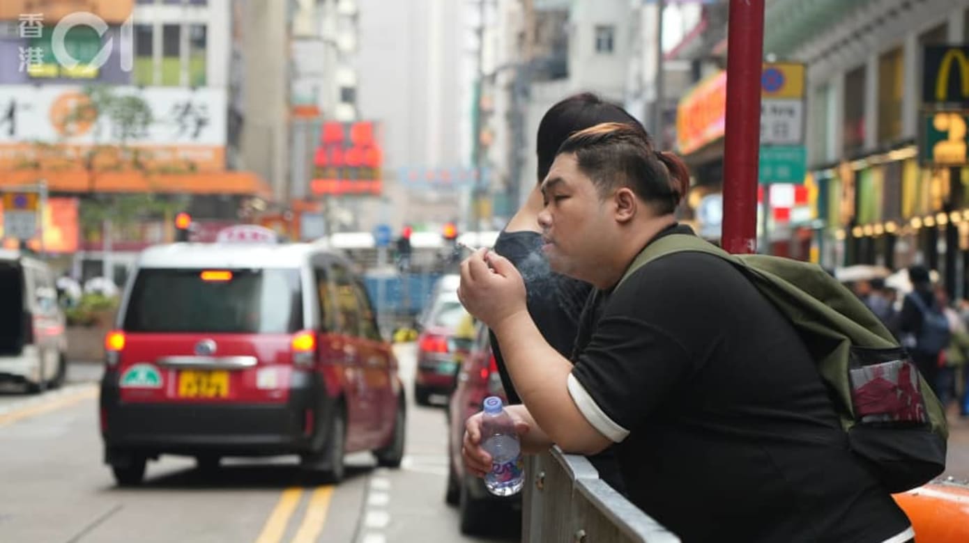 香港拟明年起禁排队时吸烟 违规可被罚款逾500元