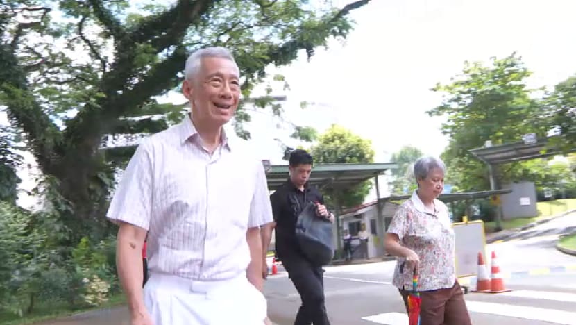 GE2025: SM Lee dilihat mengundi di Sekolah Perempuan Crescent 