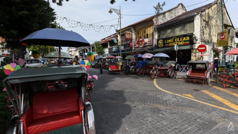 Heightened security as man tries to snatch Penang police officer’s gun, days after fatal Ulu Tiram attack Heightened security as man tries to snatch Penang police officer’s gun, days after fatal Ulu Tiram attack