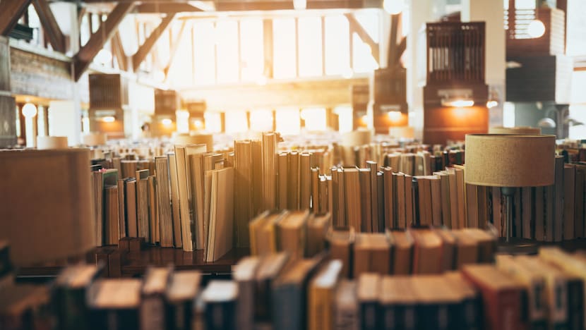 இரண்டு மில்லியன் நூல்களைக் கொண்டு சுயமாக நூலகத்தை உருவாக்கிய ஓய்வுபெற்ற ஊழியர்