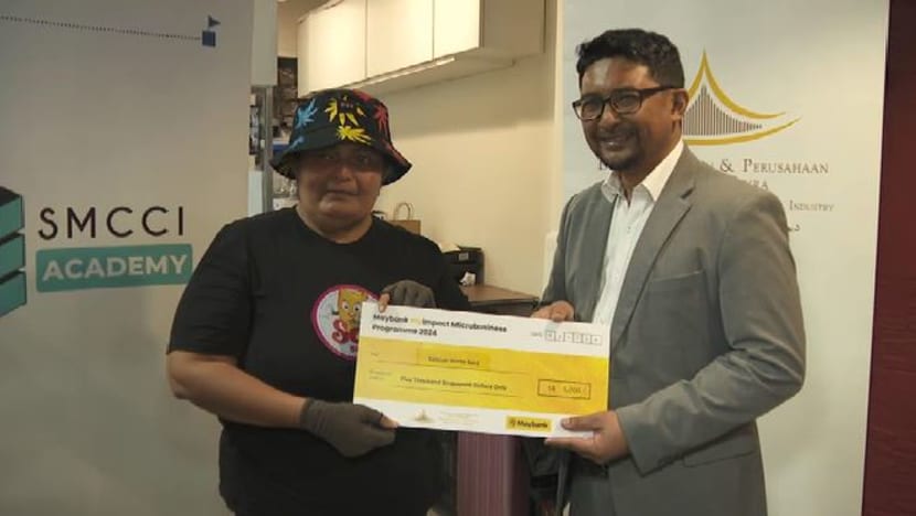 Peniaga HBB Salbiah Said salah satu pemenang Program Perniagaan Mikro myimpact Maybank; terima geran S$5,000