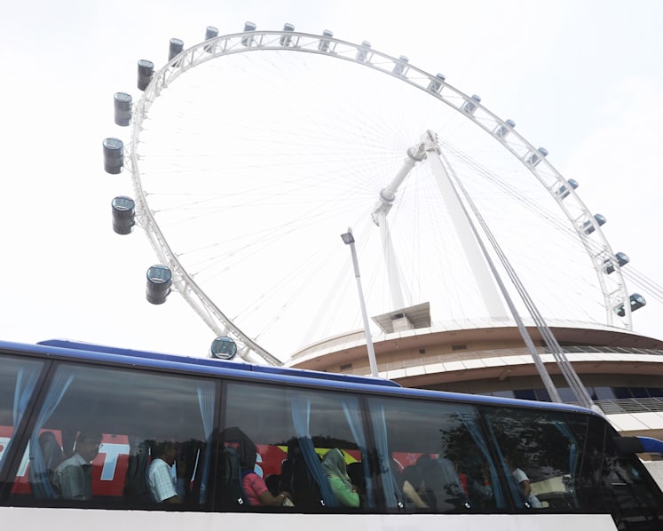 Singapore Flyer temporarily suspends operations after detecting technical issue with spoke cable