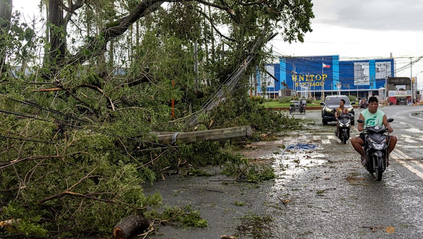 Typhoon Fung-wong floods Philippine towns, leaves 5 dead in its wake
