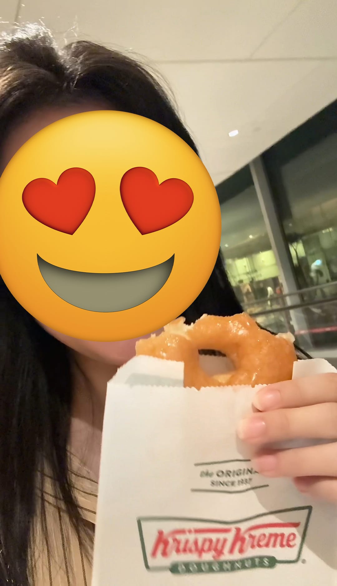 K-Pop Idol From Boyband Vixx Gives Fans Krispy Kreme Donuts At