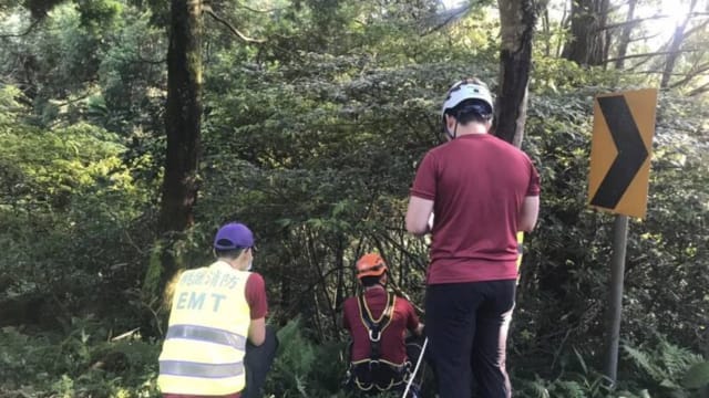 疑不堪长照失智父亲 台湾男子将父推下山溺死