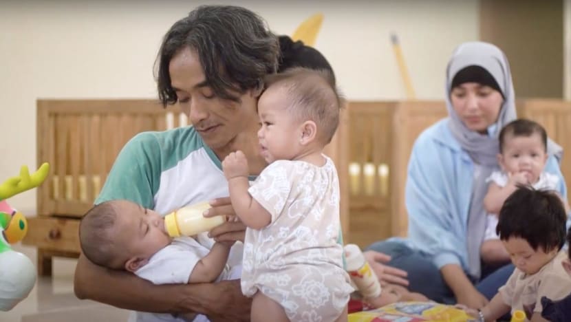 ‘Mereka ada di hutan, kos-kosan, jalan tol’: Misi mulia Burhan selamatkan bayi-bayi yang terancam dibuang ‘Mereka ada di hutan, kos-kosan, jalan tol’: Misi mulia Burhan selamatkan bayi-bayi yang terancam dibuang