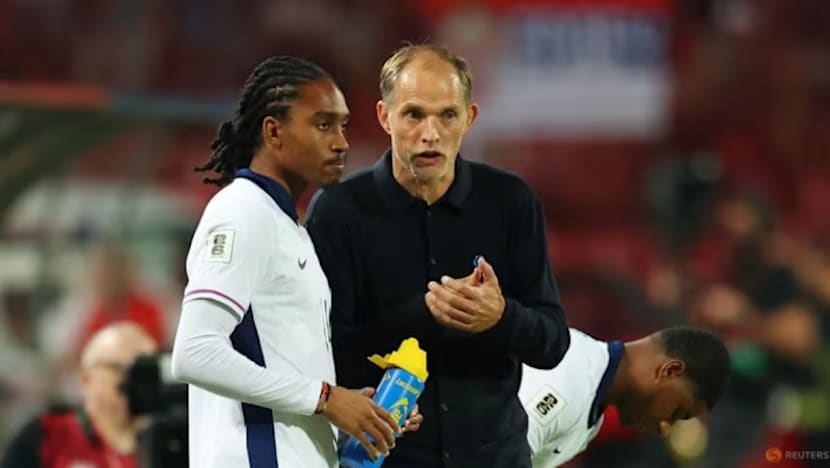 Pemain pertahanan Tottenham Hotspur, Djed Spence, Muslim pertama main untuk England