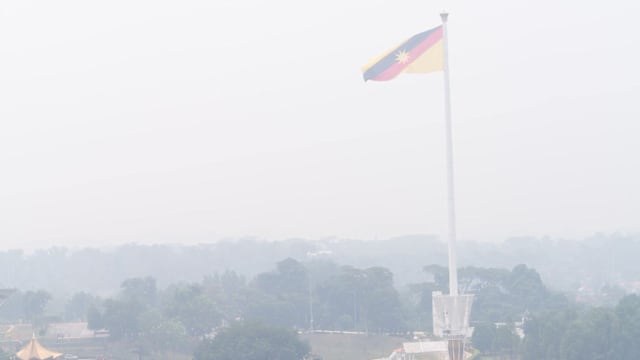 砂拉越烟霾持续恶化 三地区空污指数达危险水平  