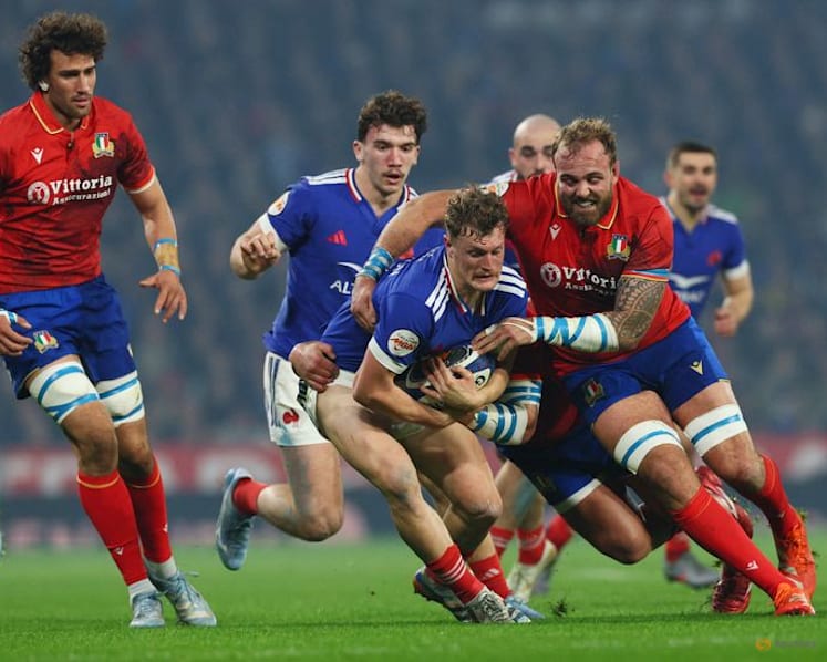 France stay in Six Nations charge with win over Italy