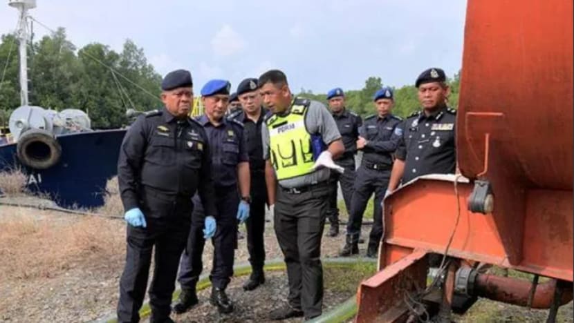 17 ditahan terlibat seleweng minyak diesel bersubsidi di Johor 17 ditahan terlibat seleweng minyak diesel bersubsidi di Johor