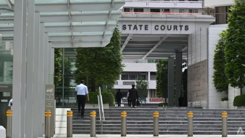 Pengarah syarikat yang songlap lebih S$400,000 dipenjara