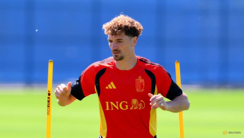Sunderland sign Belgium defender Meunier on free transfer