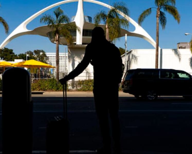 Man jumps from moving plane at Los Angeles airport
