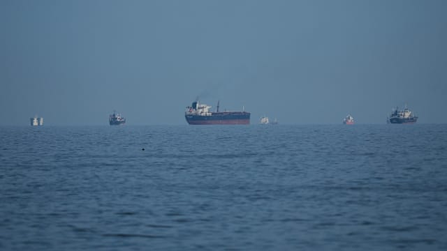 伊朗拟征收霍尔木兹海峡通行费