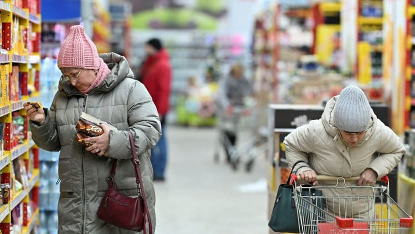 High food prices dampen festive spirits in Russia