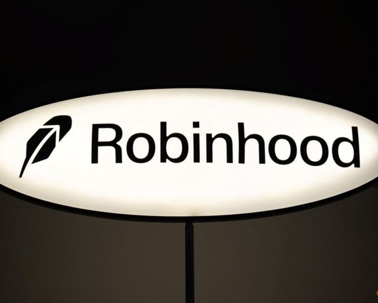 Robinhood opens platform to AI agents for trading, credit card purchases