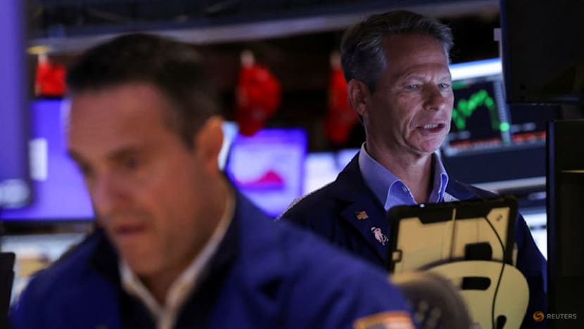 Stocks mixed, gold hits record as US government shuts down