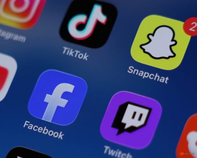 EU to ban social media for under 13s, curb access until 15