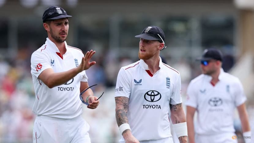 New Zealand reach 418-7 at lunch as England fight back