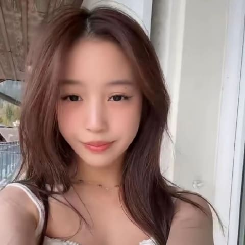 赵薇15岁女儿近照曝光,与虞书欣撞脸惊人相似