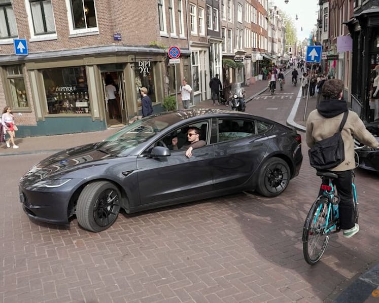 Inside one of Amsterdam's first supervised self-driving Teslas