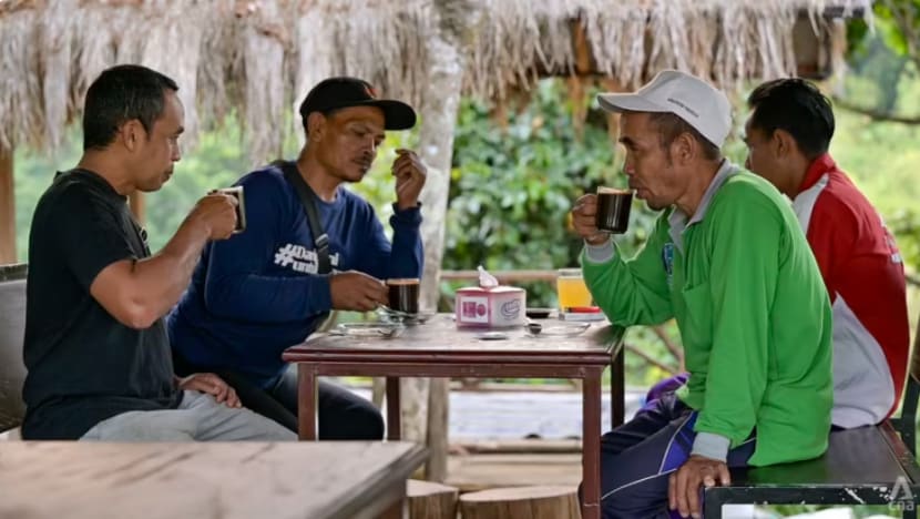 Mengapa jualan rokok dan kopi melonjak semasa Pilihan Raya Presiden Indonesia?