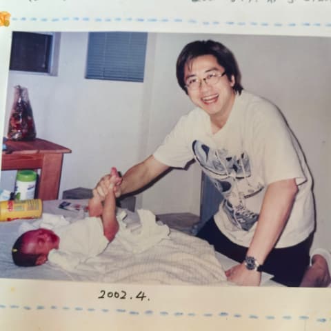 庾澄庆64岁生日，儿子"小哈利"特别承诺：让我来守护你！