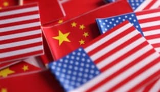 Perang tarif terus berlanjut: China balas AS dengan tarif 125% setelah Trump kenakannya 145%  
