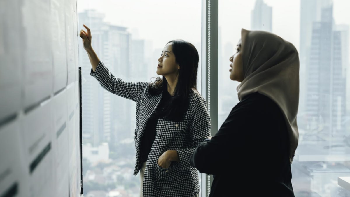 Indonesian ministry rolls out 4-day, 40-hour work week to improve productivity, mental health