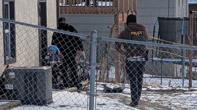 美执法人员在明尼阿波里斯市 扣留至少四孩童