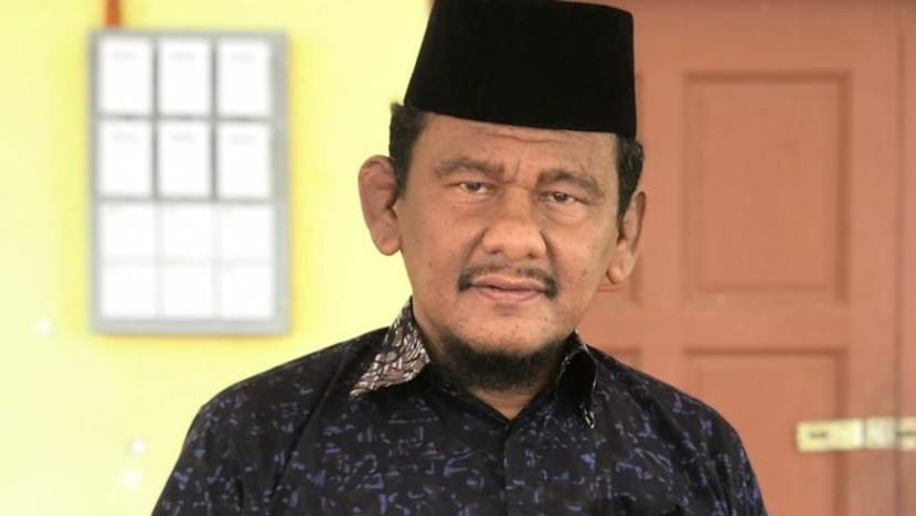Serangan jantung dalam pesawat; Ebby Yus dimasukkan ke hospital Maldives sebelum tiba Makkah
