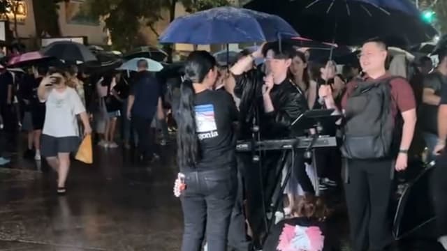 雨中等不到Energy　300粉丝失望散场