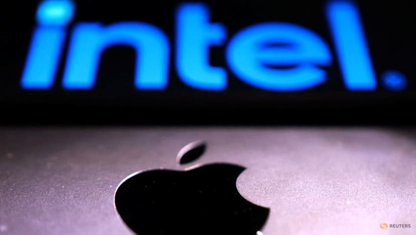 Apple, Intel reach preliminary chip-making deal, WSJ reports